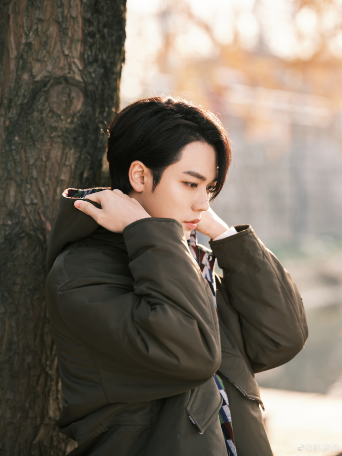 组图：《偶像练习生》决赛四周年陈立农黄明昊林彦俊等发文纪念