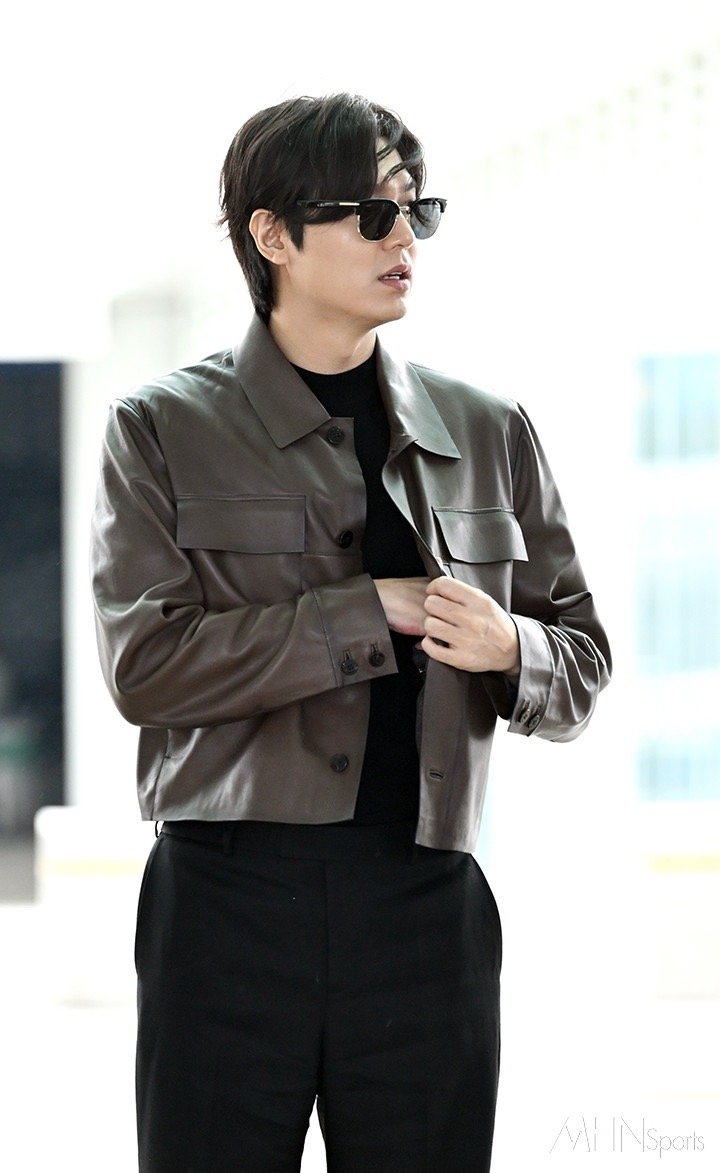 组图:李敏镐机场出发米兰时装周 生图脸部圆润发福略显双下巴