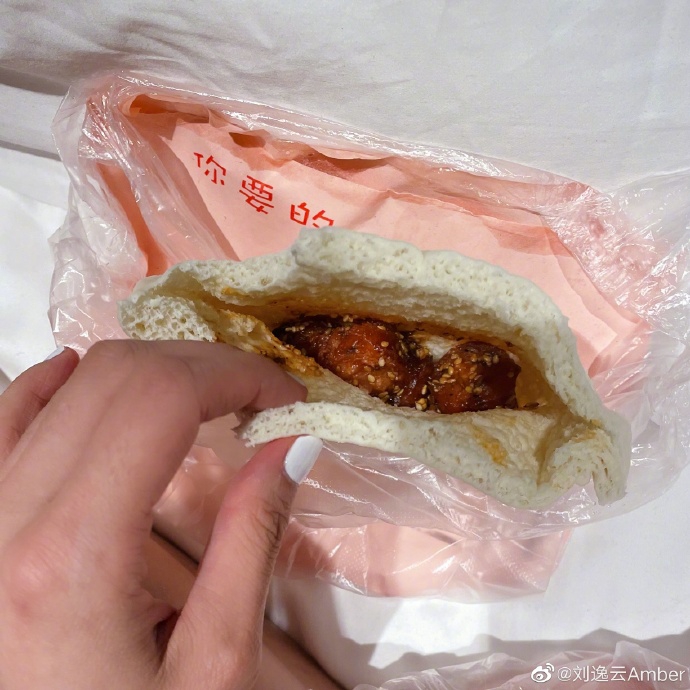 組圖：Amber分享點外賣經歷 因被圖片迷惑肉夾饃點成了白饃