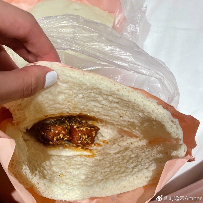 組圖：Amber分享點外賣經歷 因被圖片迷惑肉夾饃點成了白饃