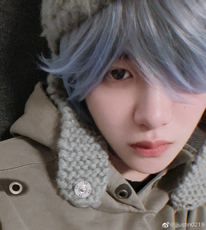 组图：《偶像练习生》决赛四周年陈立农黄明昊林彦俊等发文纪念