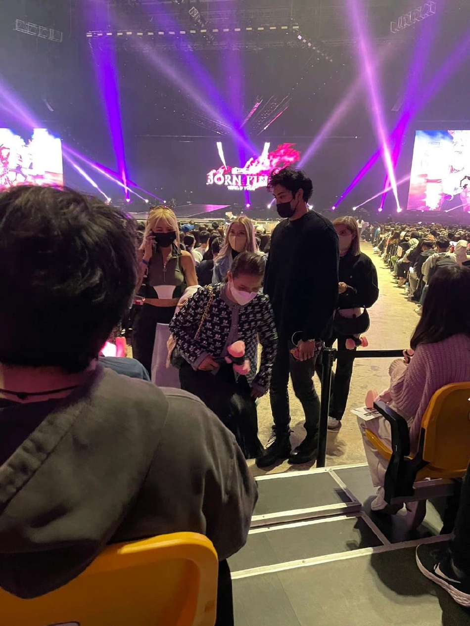 組圖：夢幻聯動！李惠利樸志效名井南等現身BLACKPINK演唱會