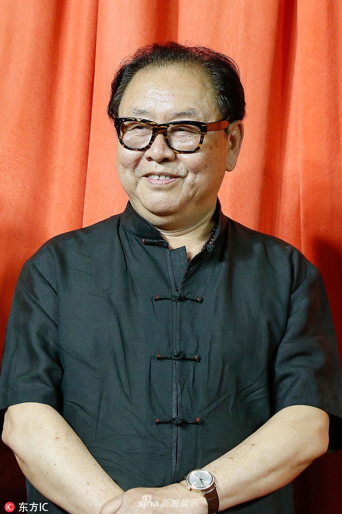 组图:《西游记》师徒四人再聚首 六小龄童等摆经典pose引回忆杀