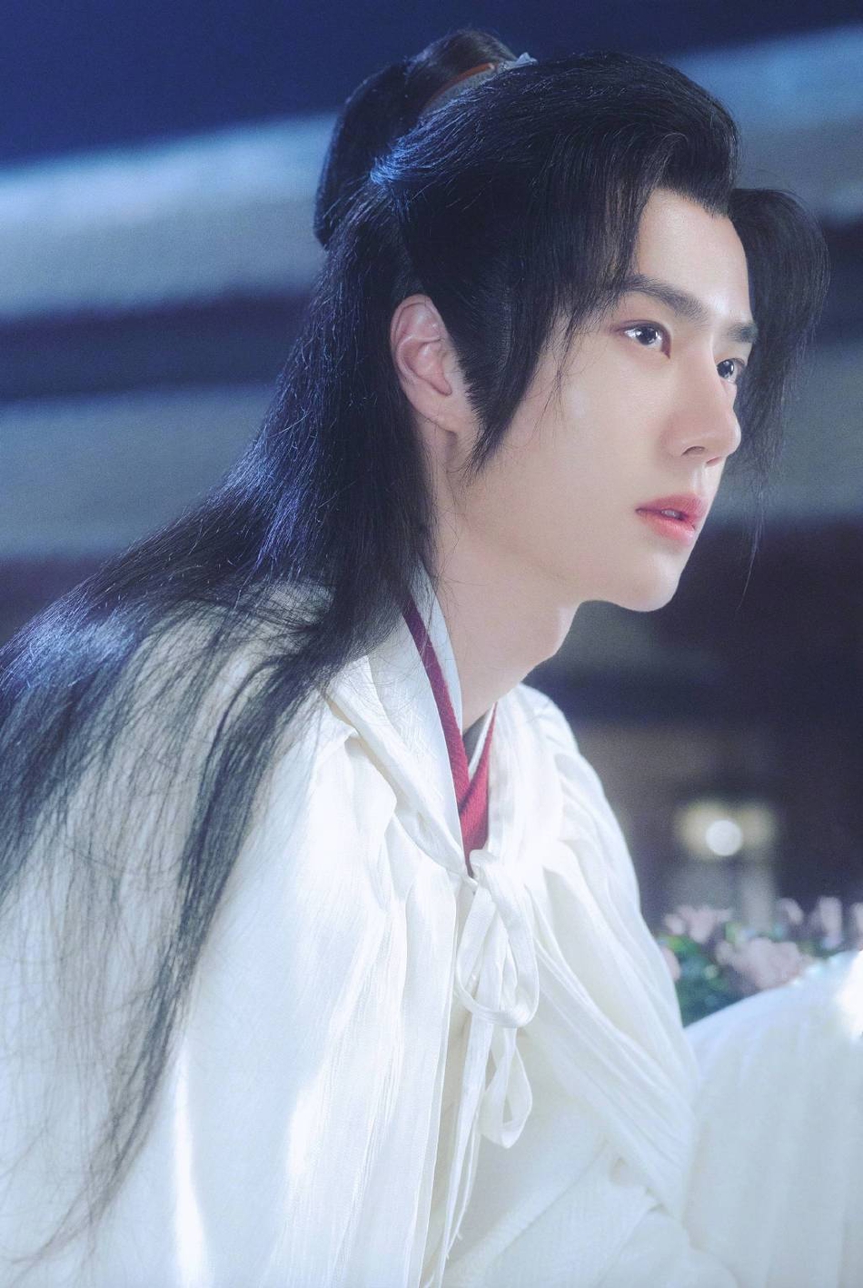 组图:横店影城曝王一博《有翡》杀青 去年9月开始拍摄