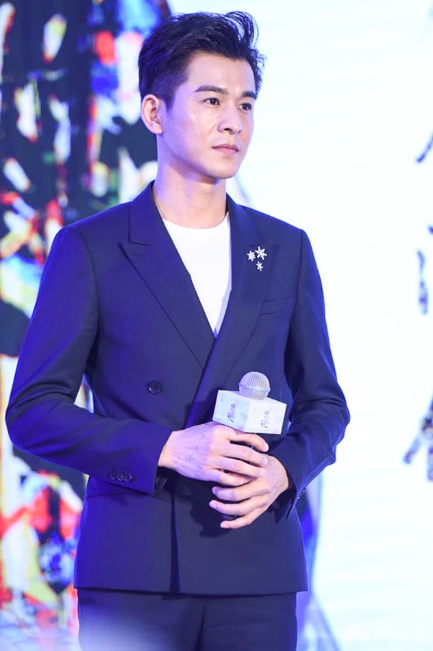 《思美人》办发布会 马可易烊千玺比赛投箭