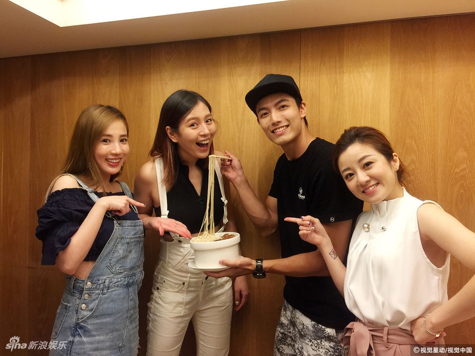 组图:好友出差遇色狼 女汉子刘品言英雌救美