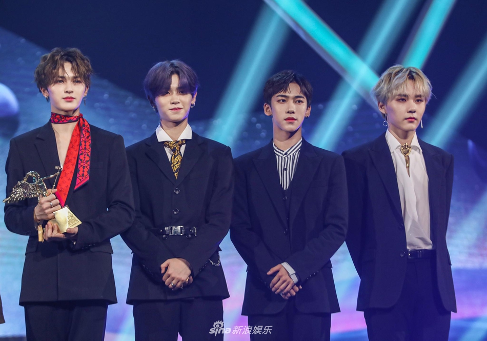 组图:乐华七子获亚洲新歌榜"最具人气组合"荣誉
