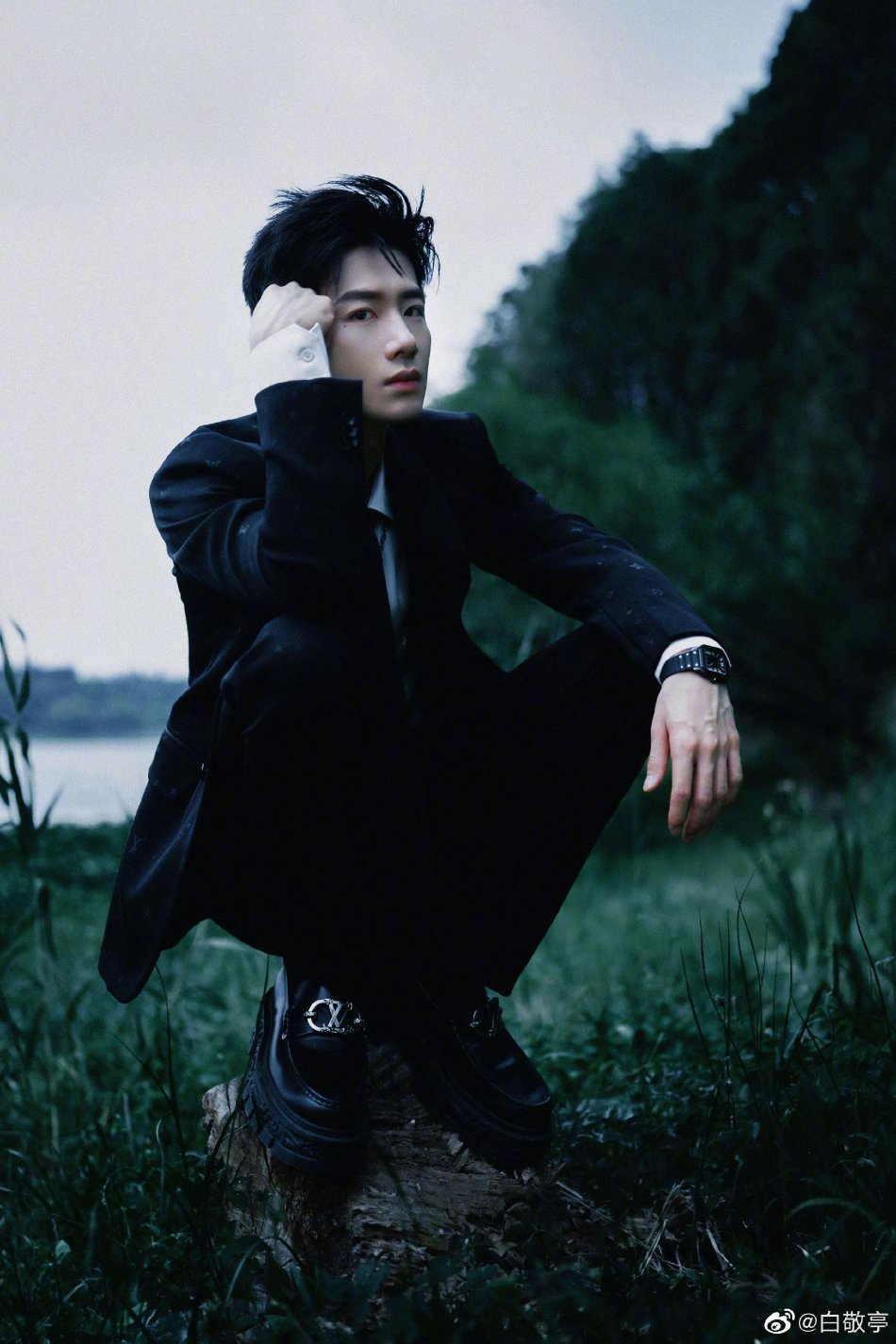 白敬亭向灾区捐赠物资 中国乡村发展基金会发博感谢-易天影视公司