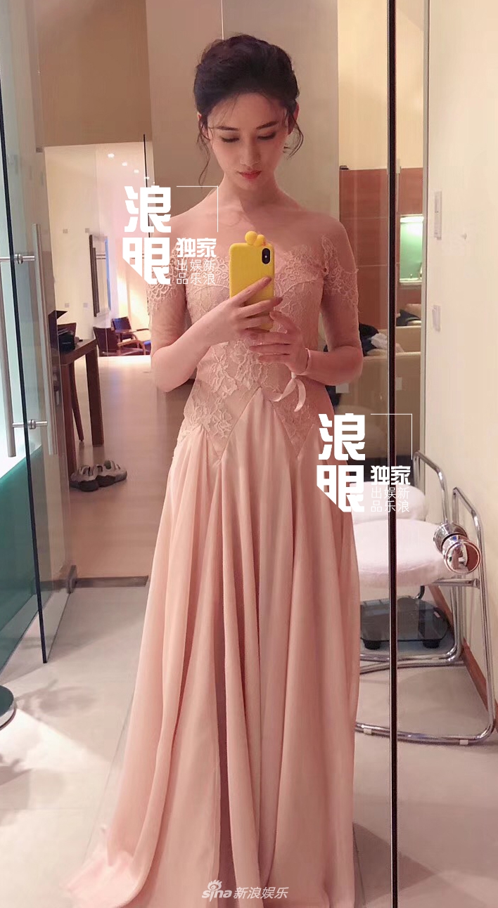 组图:伴娘郭晓婷独家还原唐嫣罗晋浪漫婚礼 最后伴娘机会给胡歌