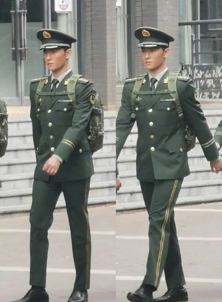 组图:《特战荣耀》曝新路透照 杨洋一身绿色军常服