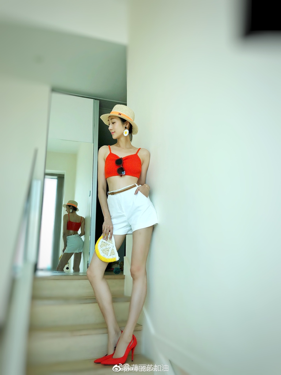 组图33岁蒋丽莎相貌变化太大曝常和陈浩民偷偷出来拍拖