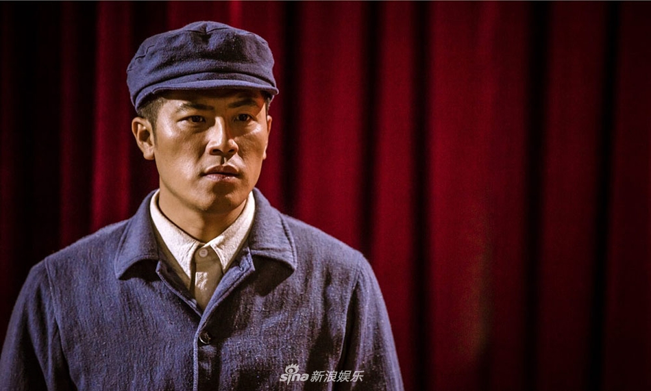 特战队》,《东方战场》,《红色护卫》等中成功塑造出多个热血硬汉形象