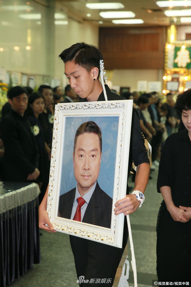 组图:资深艺人曾守明设灵 米雪袁洁仪送别_高清图集_新浪网