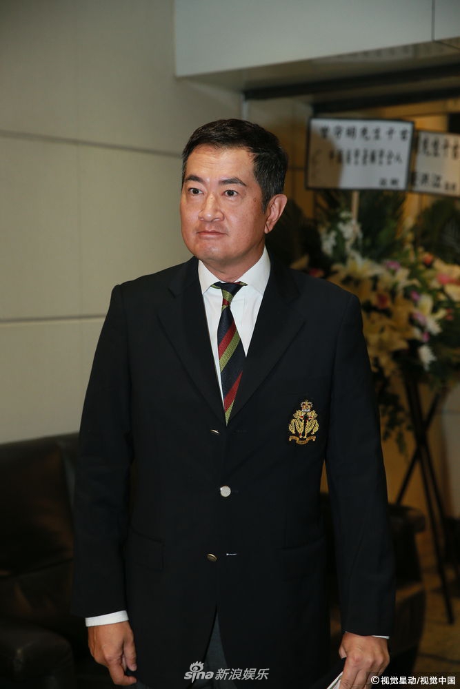 资深艺人曾守明之前於广州登台猝逝,他的丧礼于香港举行,8日举行仪式