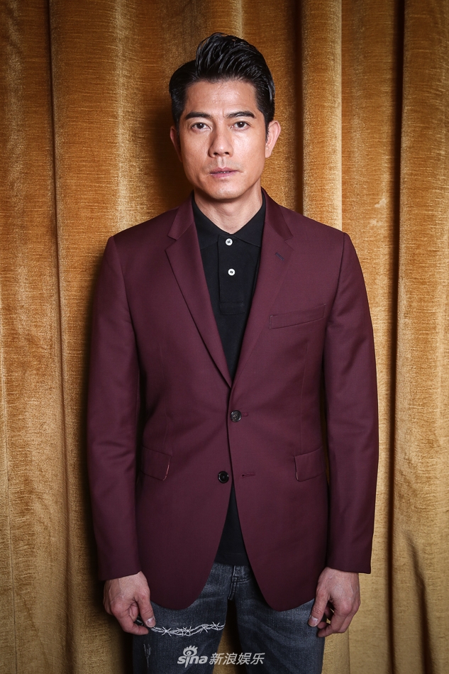 郭富城红西装帅气依旧_高清图集_新浪网