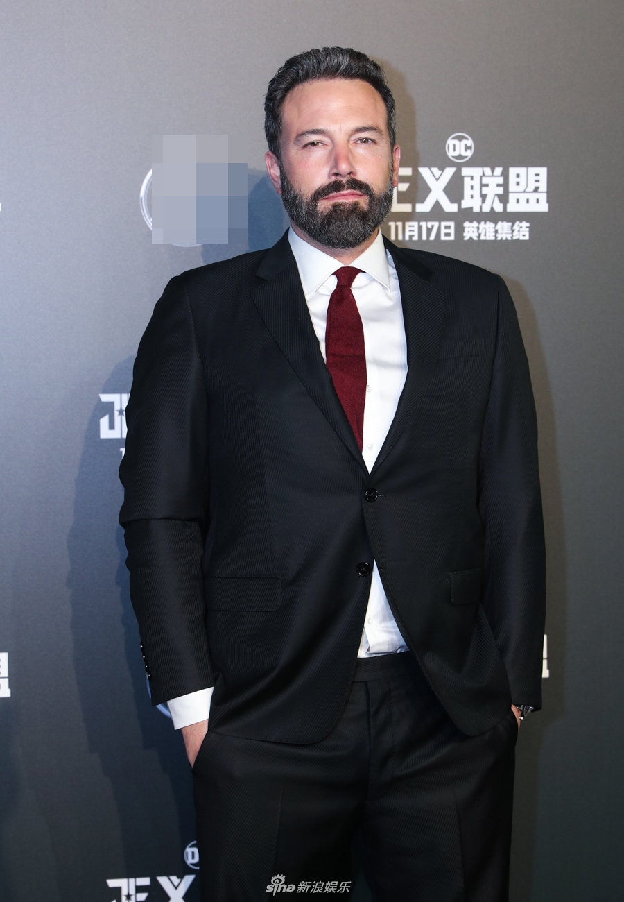 25 / 42 新浪娱乐讯  《正义联盟》北京宣传,"蝙蝠侠"本·阿弗莱克,"