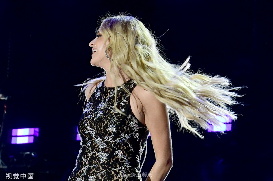 组图凯尔西芭莱莉妮等歌手参加2022美国乡村音乐节