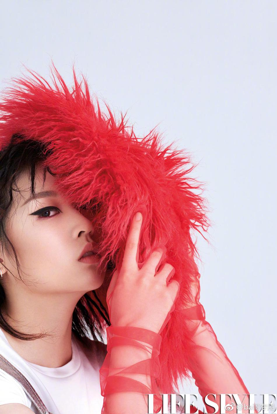 组图:3unshine最新写真曝光 红白造型表现力惊人