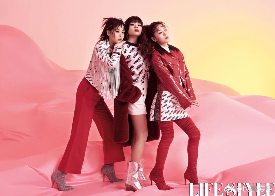 组图:3unshine最新写真曝光 红白造型表现力惊人