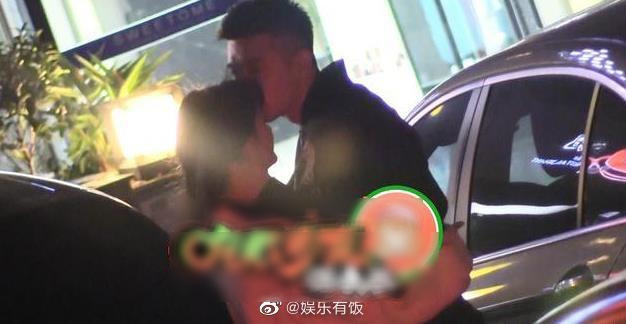 有媒体拍到金瀚和张芷溪在上海街头拥吻，两人后大方承认恋情