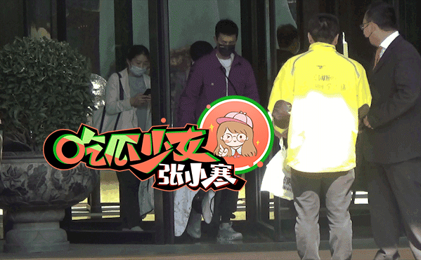 组图：杜淳晒王灿亲吻宝宝照片官宣当爸 