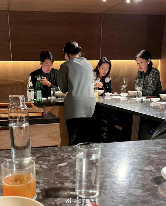 組圖：網友紐約餐廳偶遇玄彬孫藝珍 穿同色系衣服低調又甜蜜