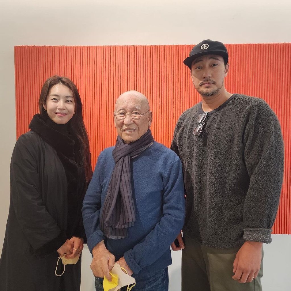 組圖：蘇志燮趙恩靜婚後首張合照曝光 一同參加畫展低調幸福