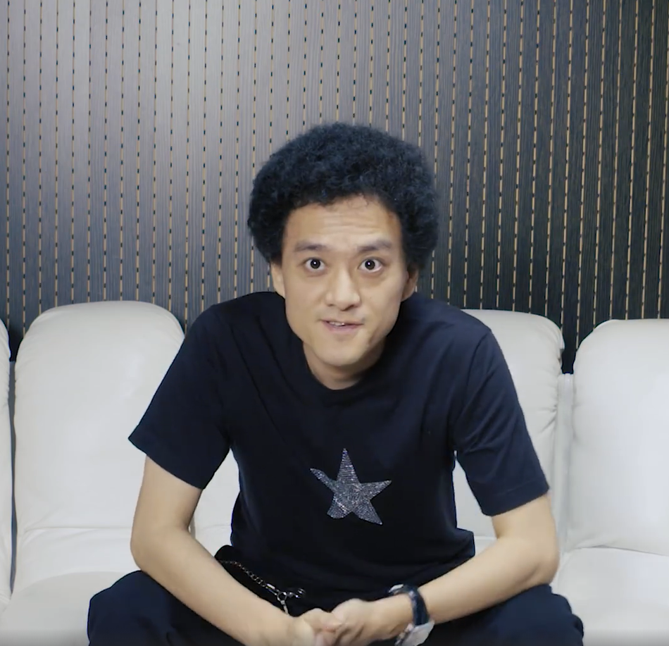 组图:永远不会忘记你!经纪公司公开赵英俊2018年录制的告别视频