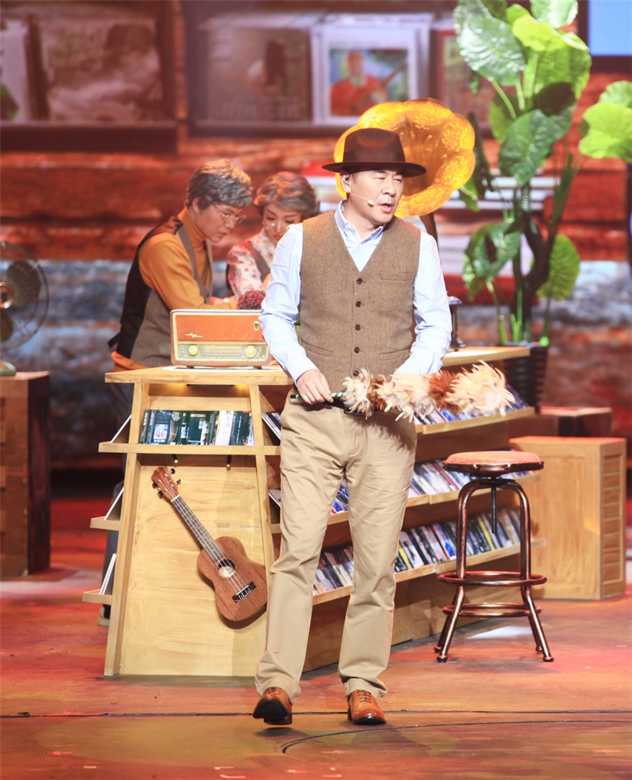 陈建斌修身礼服展示好身材