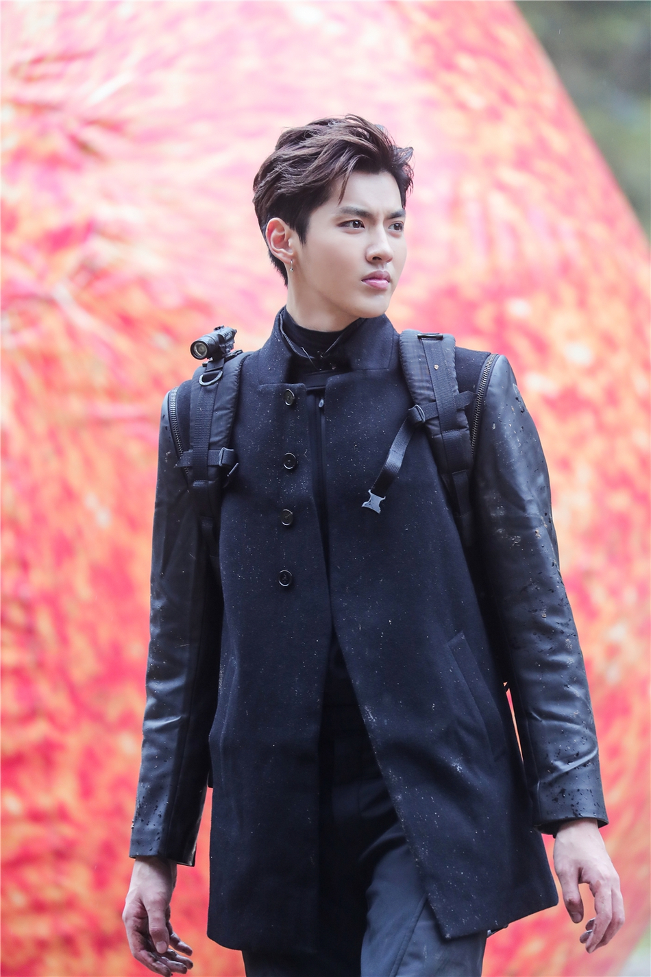 吴亦凡探秘小人国