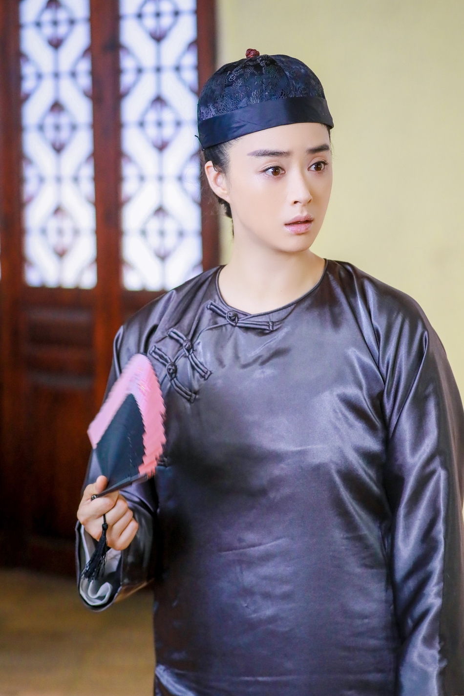 组图:蒋欣女扮男装演黄飞鸿 吊威亚拍打戏英气十足_高清图集_新浪网