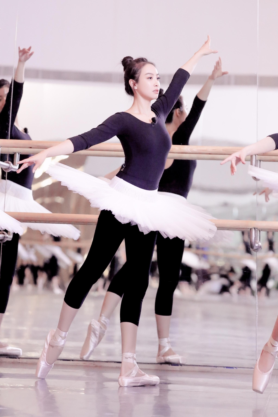 宋茜挑战经典芭蕾舞剧