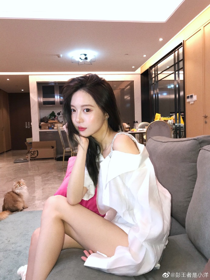 许凯前女友彭王者成网红大变样 近照秀身材长这样
