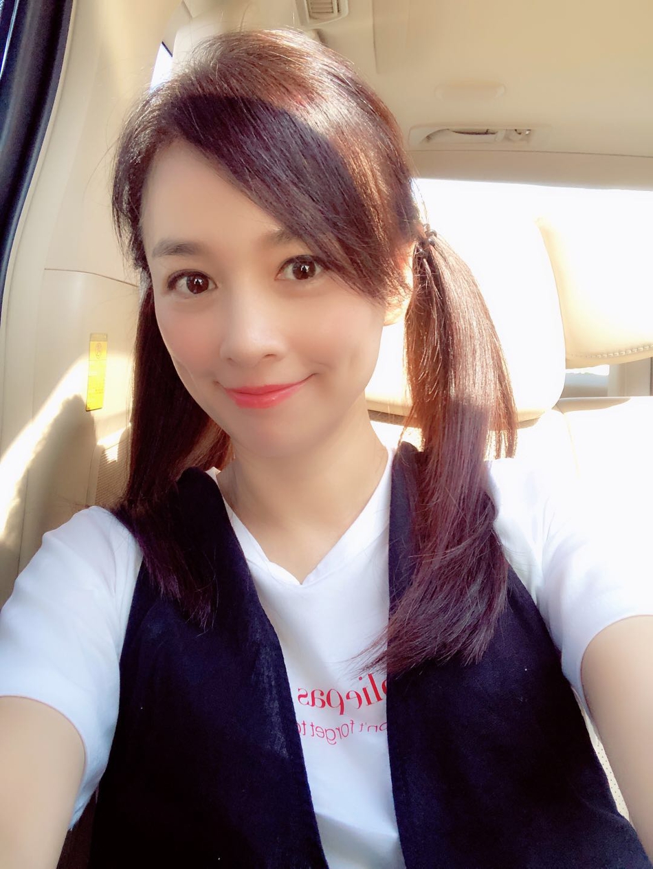 组图:张庭娇俏双马尾 分享减龄妙招_高清图集_新浪网