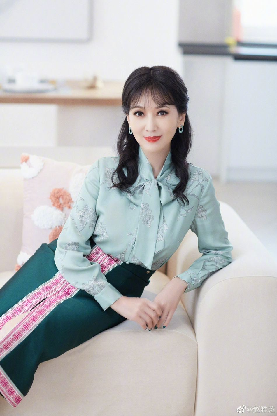 组图:赵雅芝最新写真尽显优雅端庄 丝毫看不出66岁_高清图集_新浪网