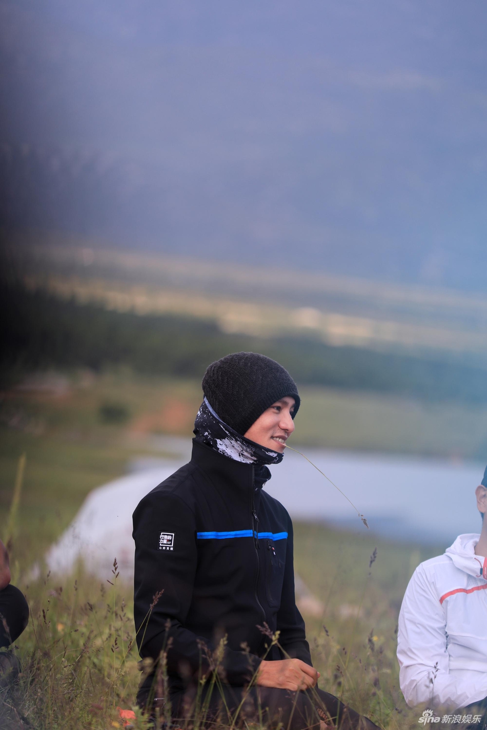 组图:陈坤"行走的力量"第八年收官 终点拥抱行者悦纳自我_高清图集_新