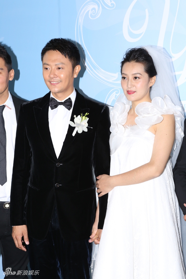 组图:印小天疑似被骗婚损失千万 甜蜜婚礼仿佛在昨天!