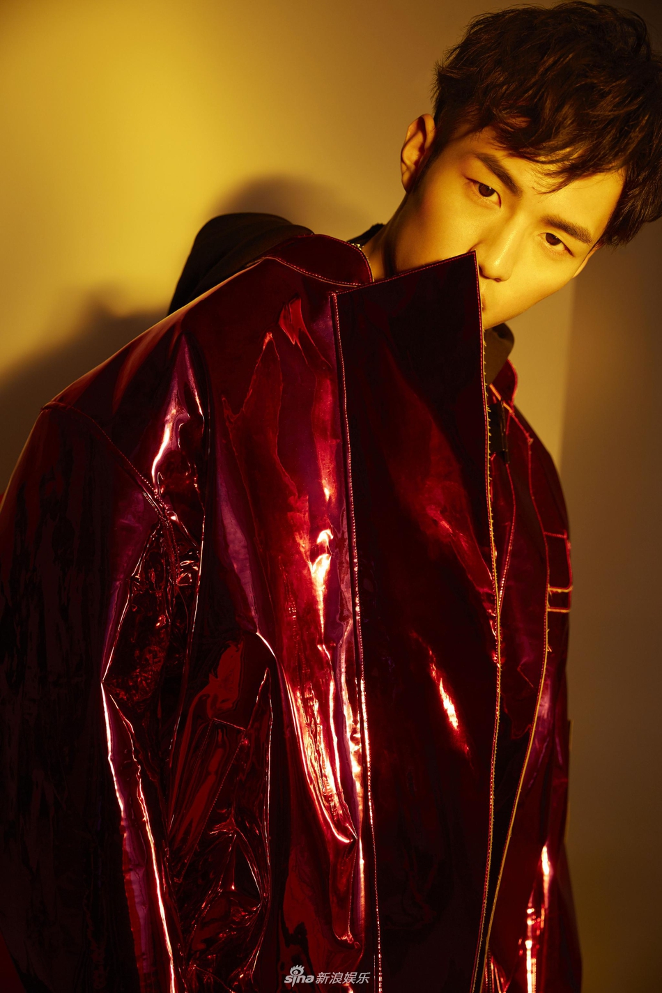 组图:杨业明最新写真曝光 完美诠释行走的潮帅boy