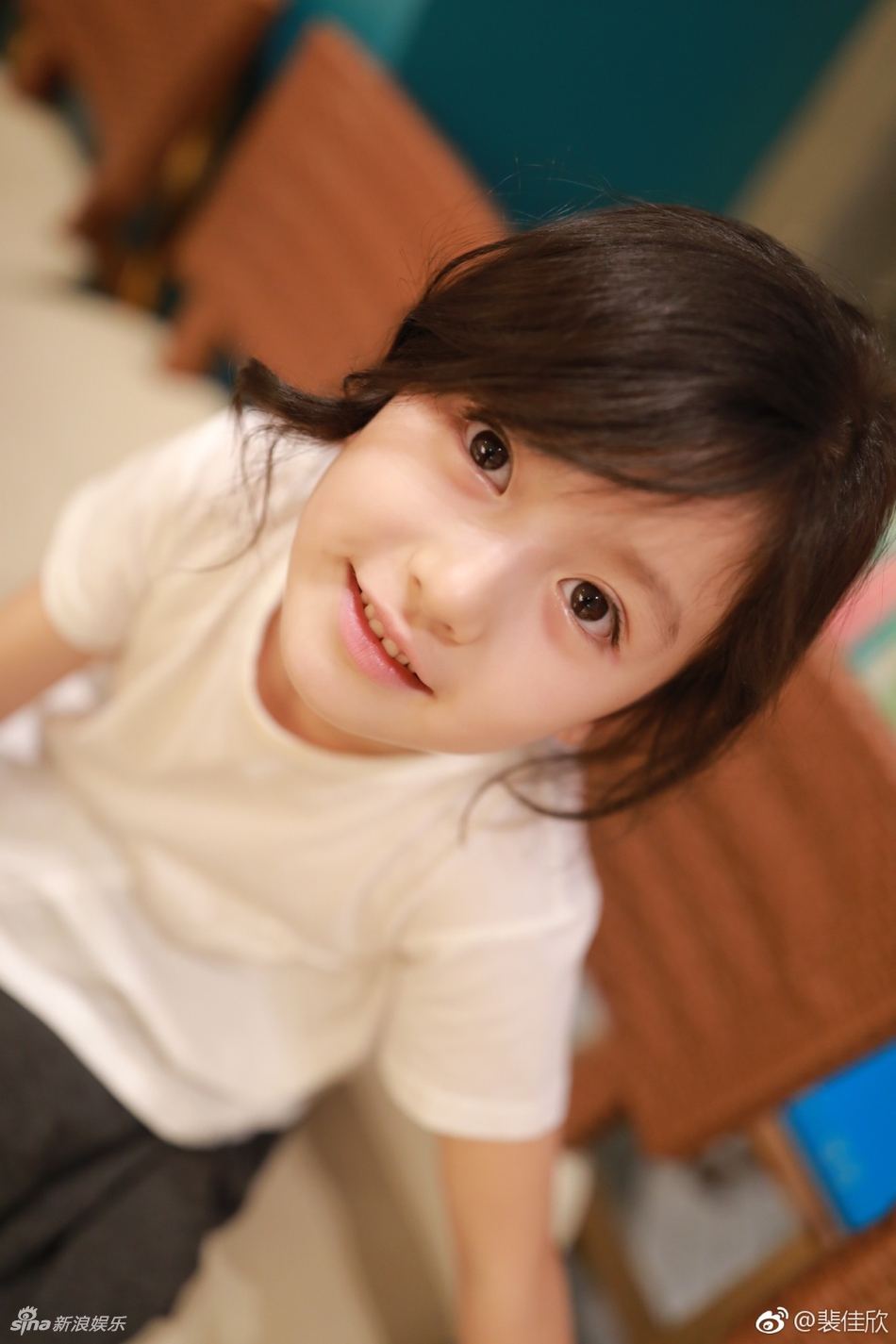 小萝莉貌美爆红刷屏 网友感慨长大不得了