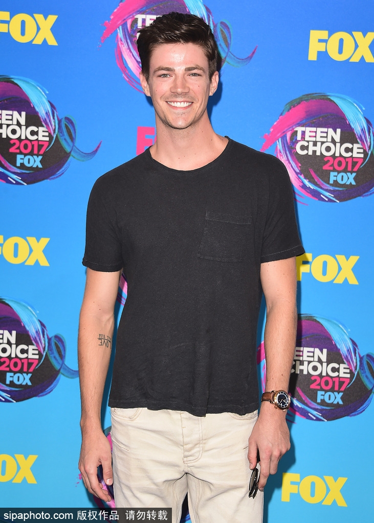 组图:男星格兰特·古斯汀现身 笑容灿烂阳光帅气_高清图集_新浪网