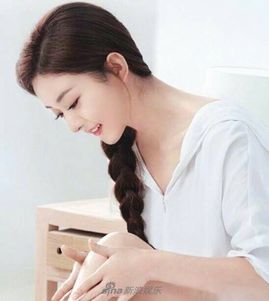 组图:女星扎麻花辫少女感十足 范冰冰赵丽颖谁最美?