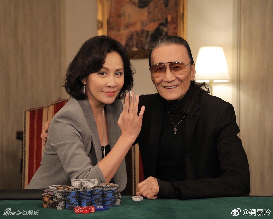 谢贤刘嘉玲录同框感慨岁月