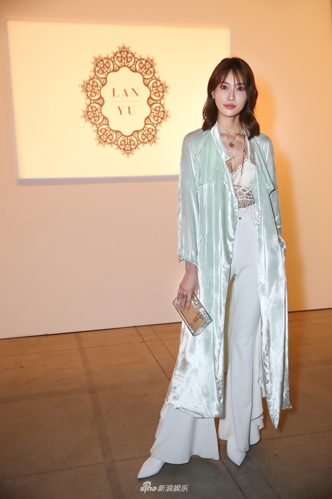 李斯羽现身纽约时装秀-2