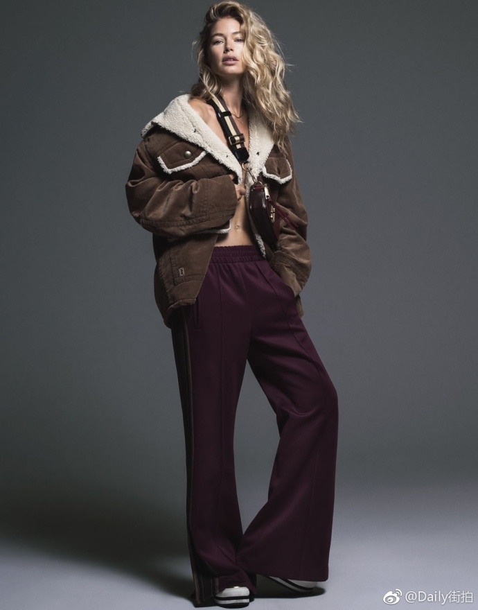 组图超模杜晨科洛斯登时尚杂志优雅大方表现力强