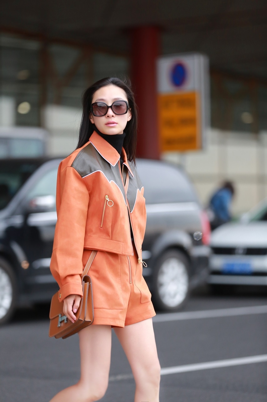 这操作厉害了陶昕然街拍被玩坏秒变一米八