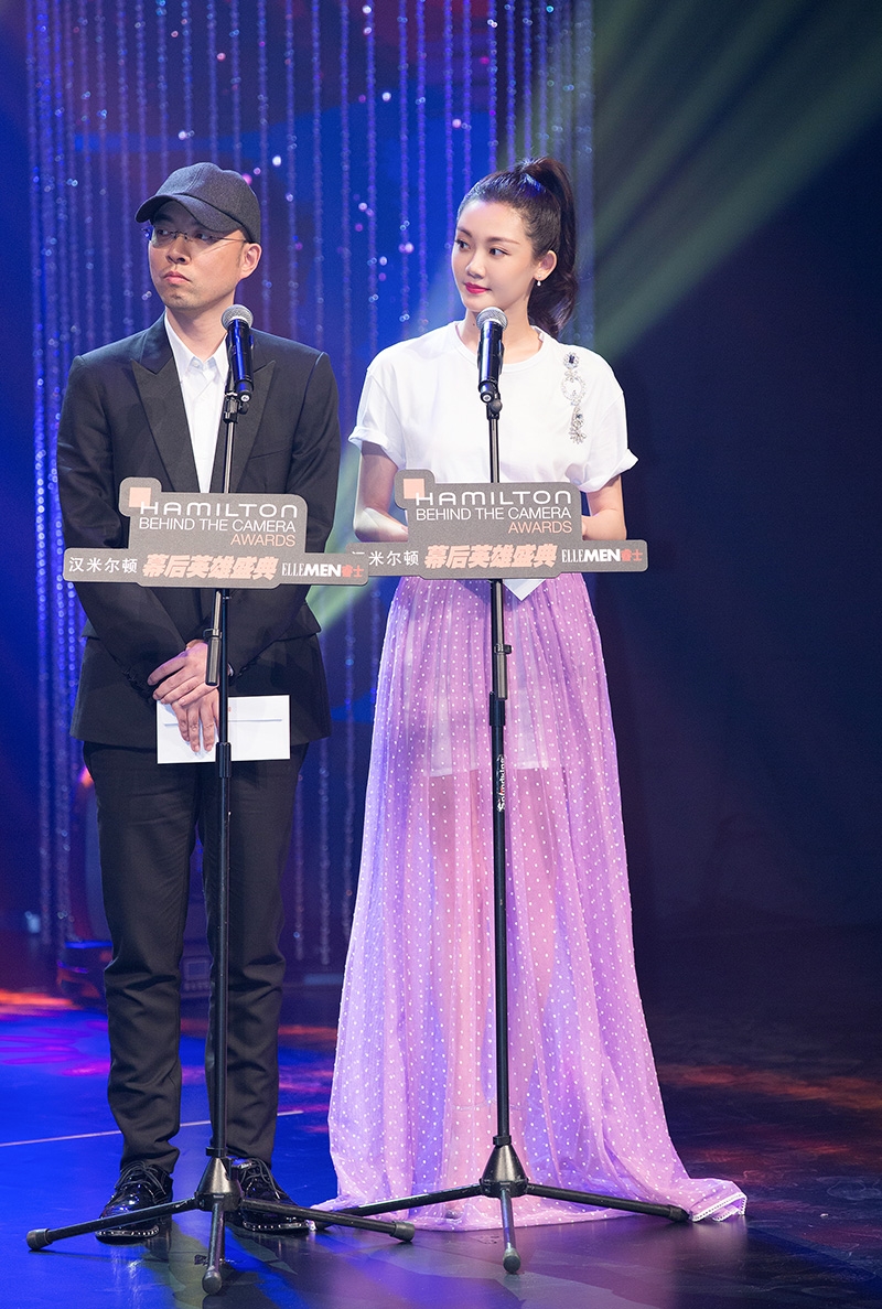 组图:冯女郎苗苗甜美纱裙亮相盛典 仙气十足