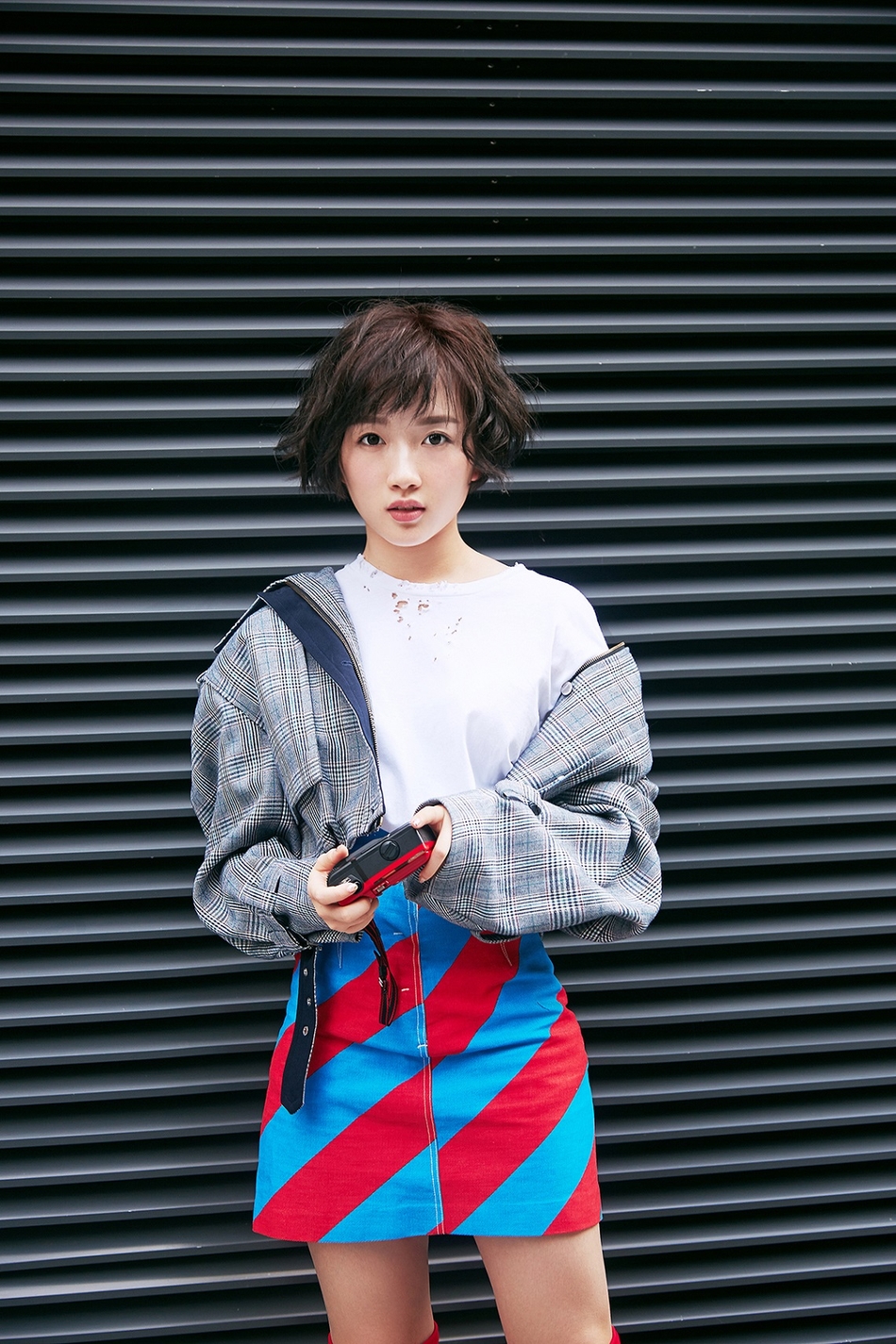 组图李浩菲短发微卷俏皮灵动笑容甜美少女力max