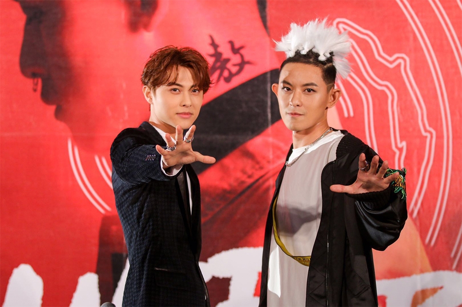 组图回忆杀敖犬王子棒棒堂后首合体大玩亲亲上演公主抱