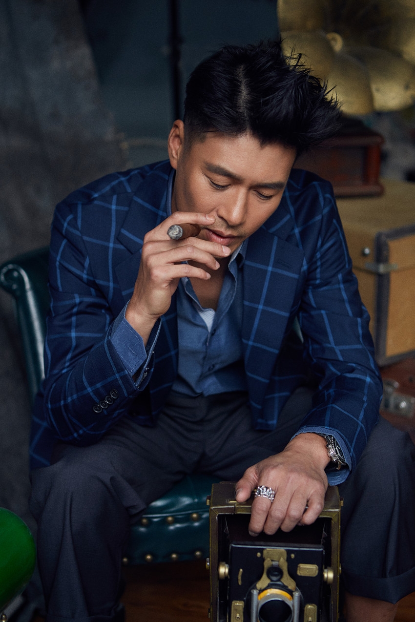 组图:孙玮写真大片曝光 变身商界精英霸气十足