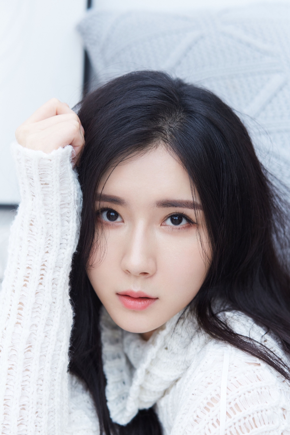 组图:方安娜初冬时尚大片 素雅温暖魅力十足